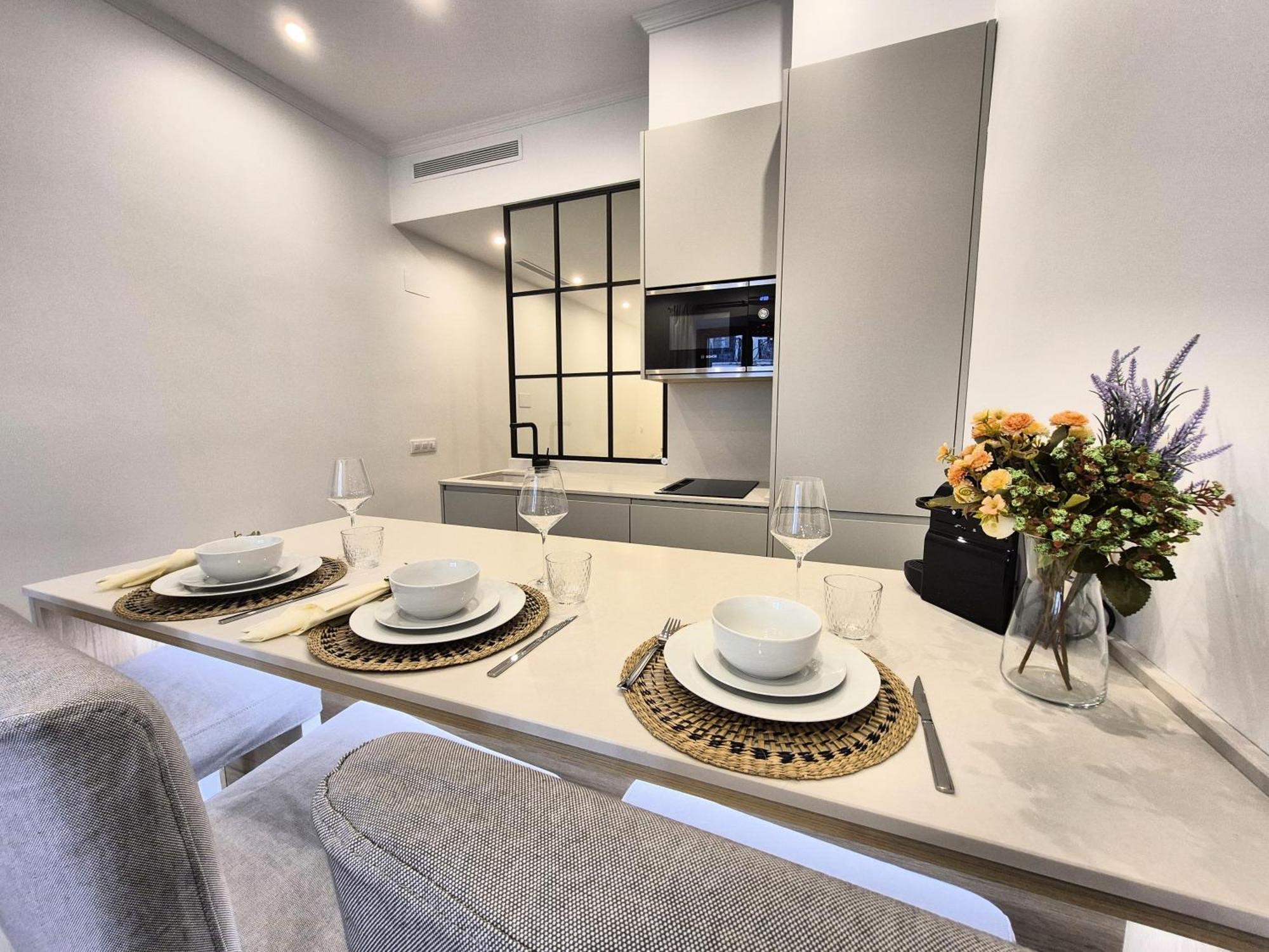 Apartamentos Plaza De Espana Madrid Esterno foto