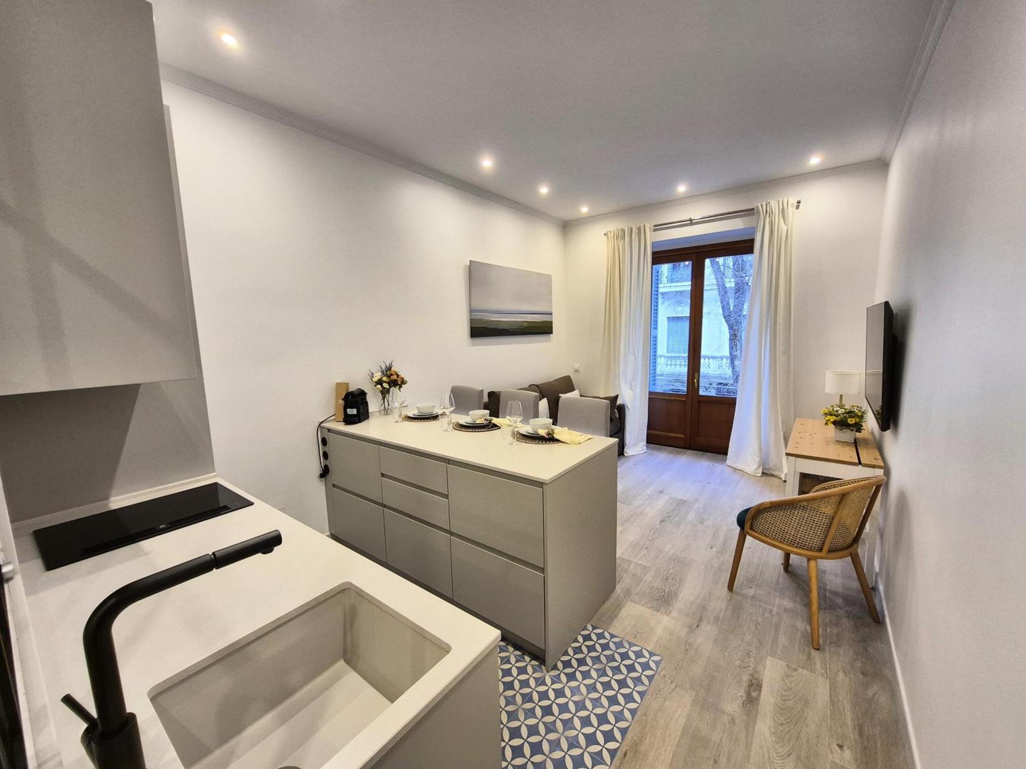 Apartamentos Plaza De Espana Madrid Esterno foto