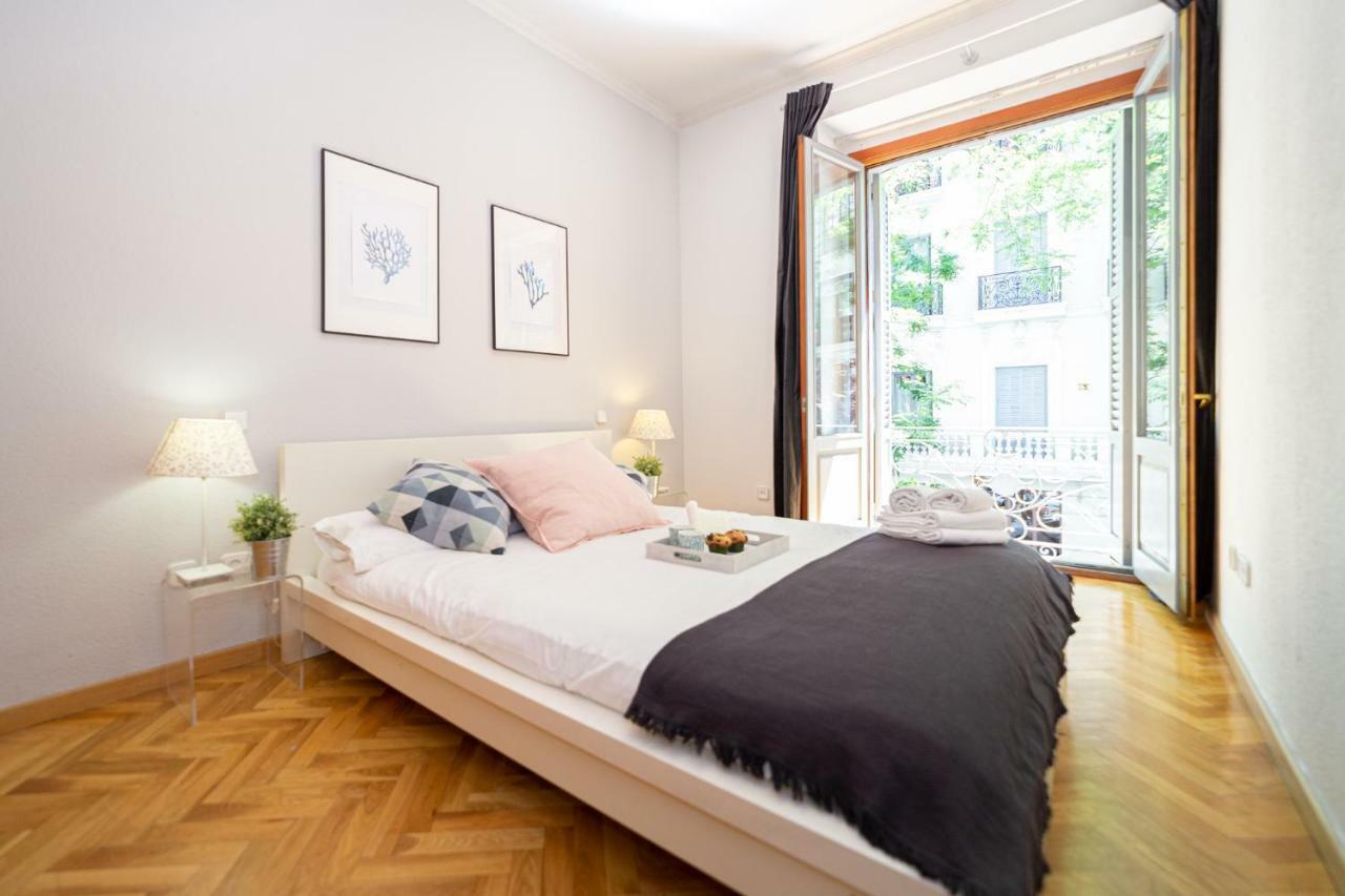 Apartamentos Plaza De Espana Madrid Esterno foto