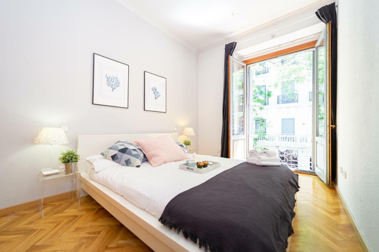 Apartamentos Plaza De Espana Madrid Esterno foto