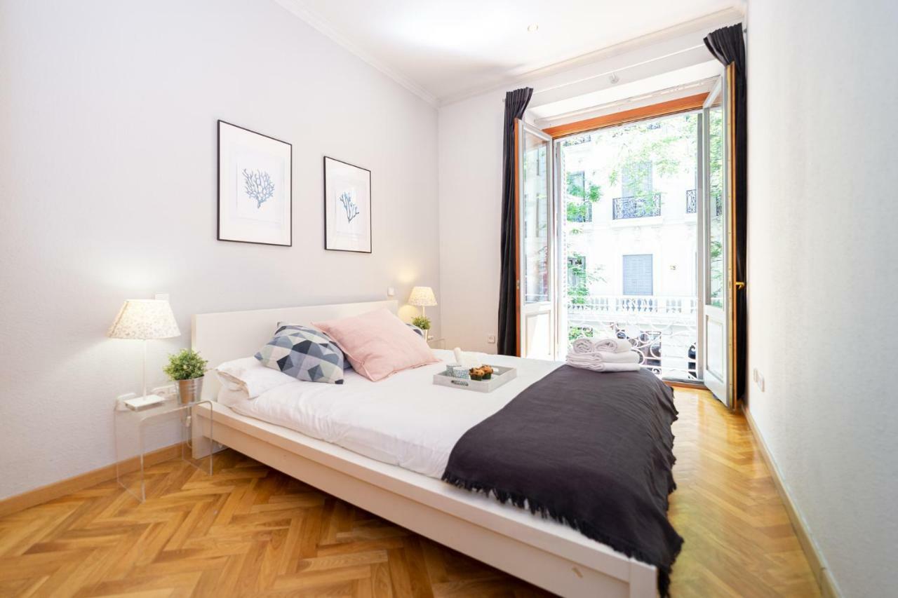 Apartamentos Plaza De Espana Madrid Esterno foto