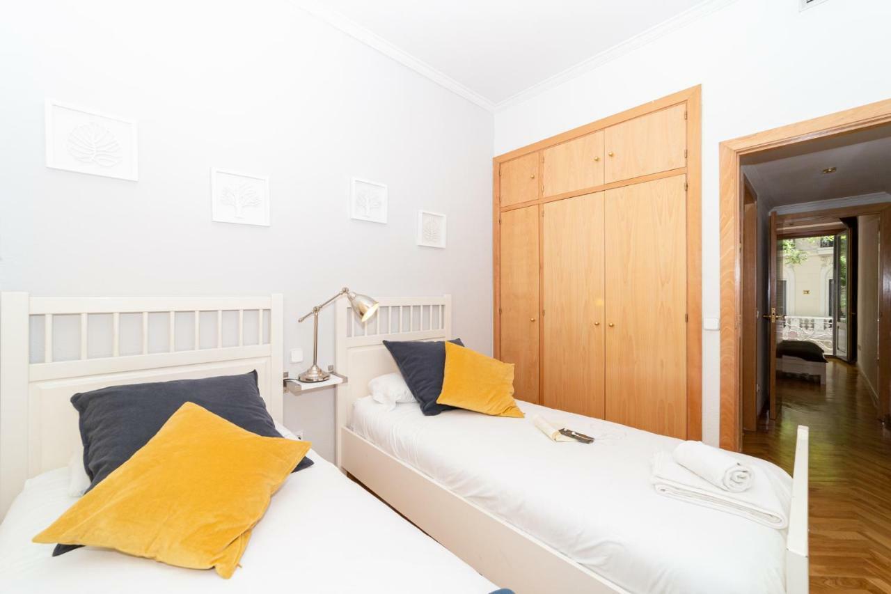 Apartamentos Plaza De Espana Madrid Esterno foto