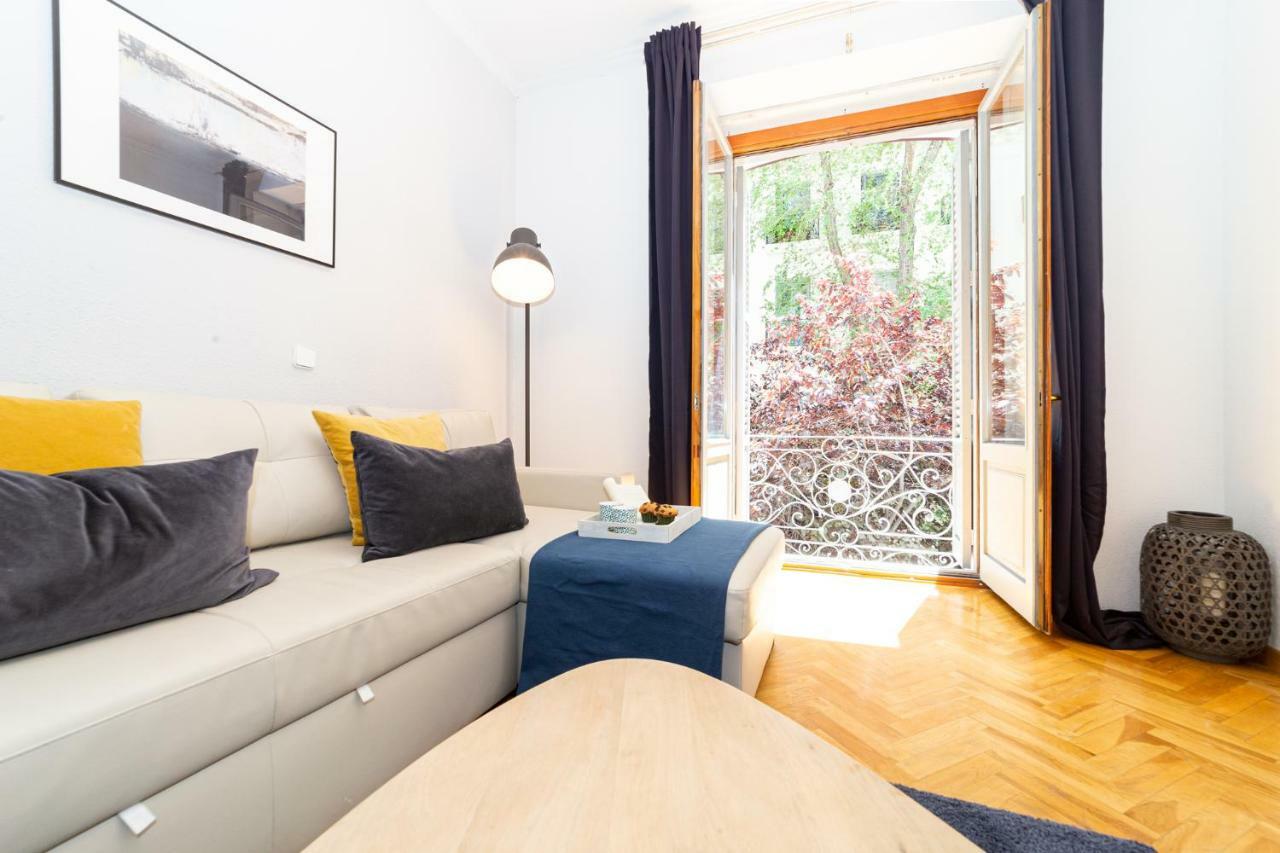 Apartamentos Plaza De Espana Madrid Esterno foto