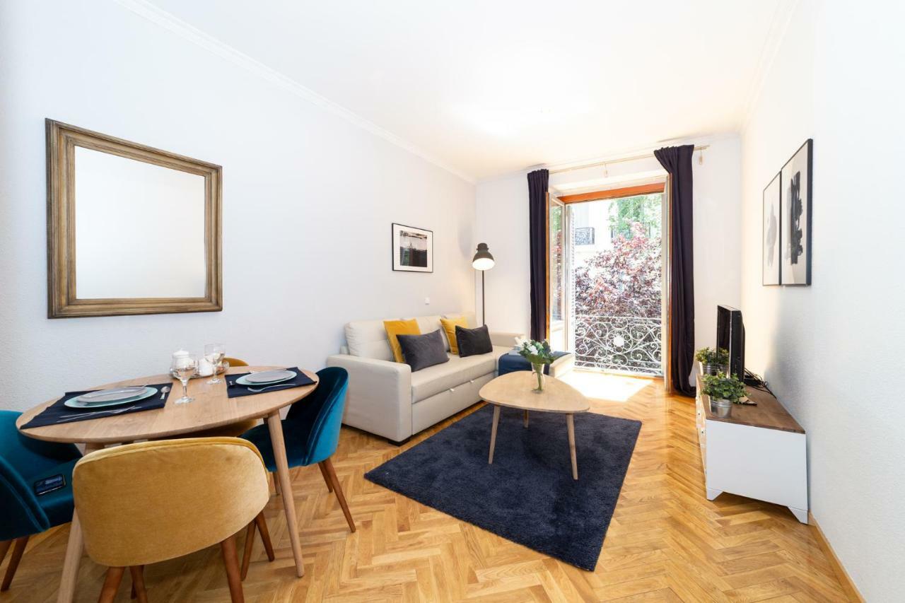 Apartamentos Plaza De Espana Madrid Esterno foto