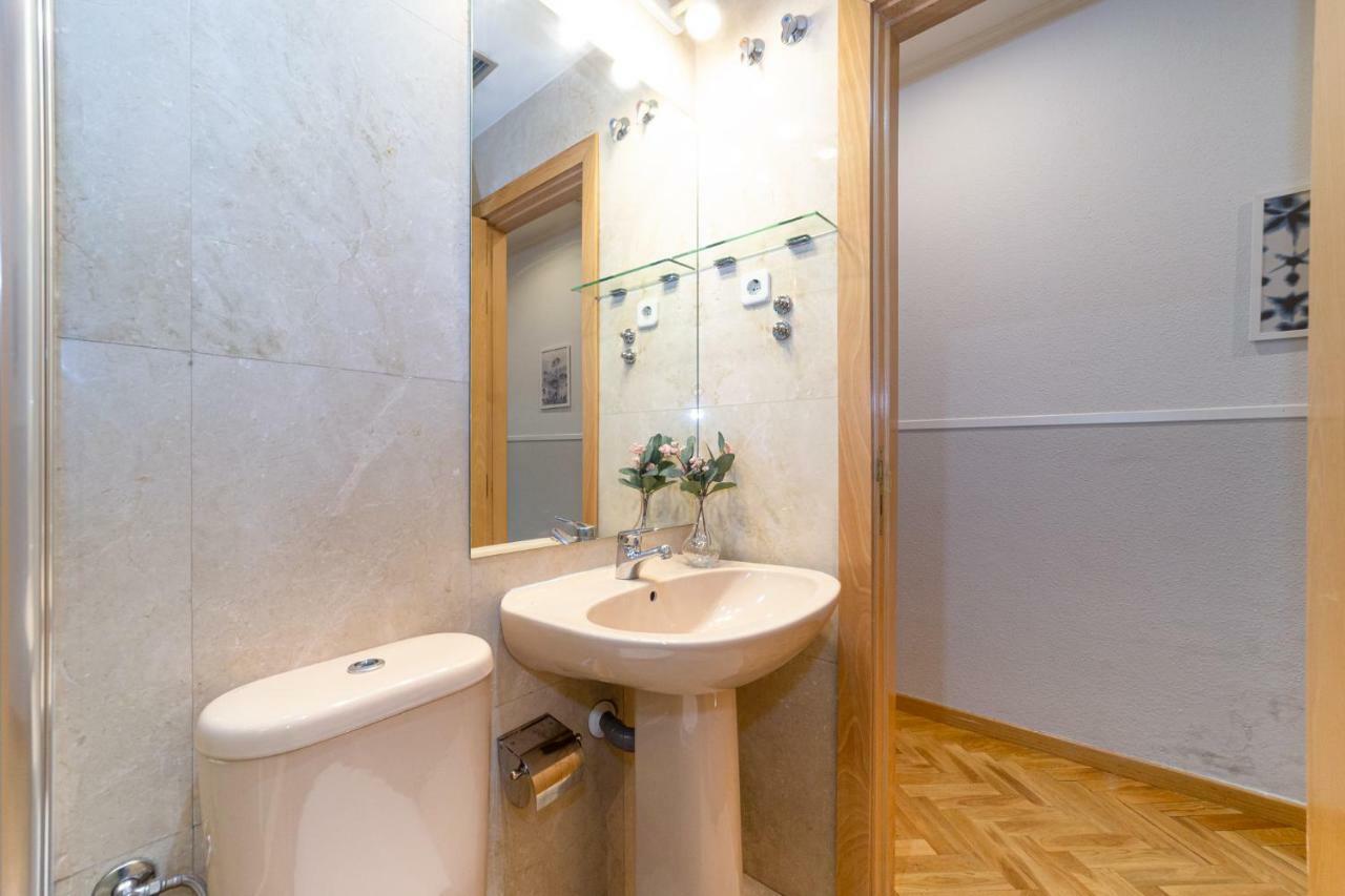 Apartamentos Plaza De Espana Madrid Esterno foto