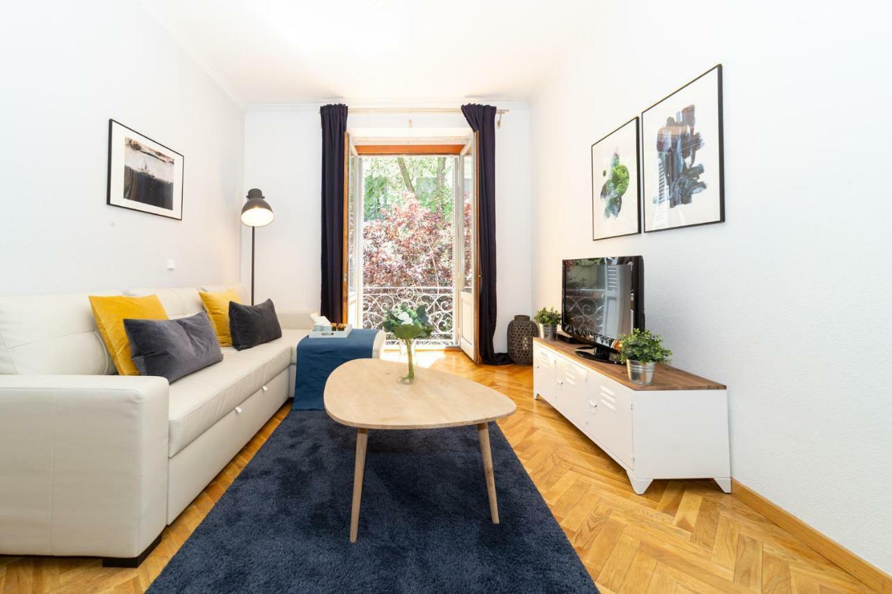 Apartamentos Plaza De Espana Madrid Esterno foto
