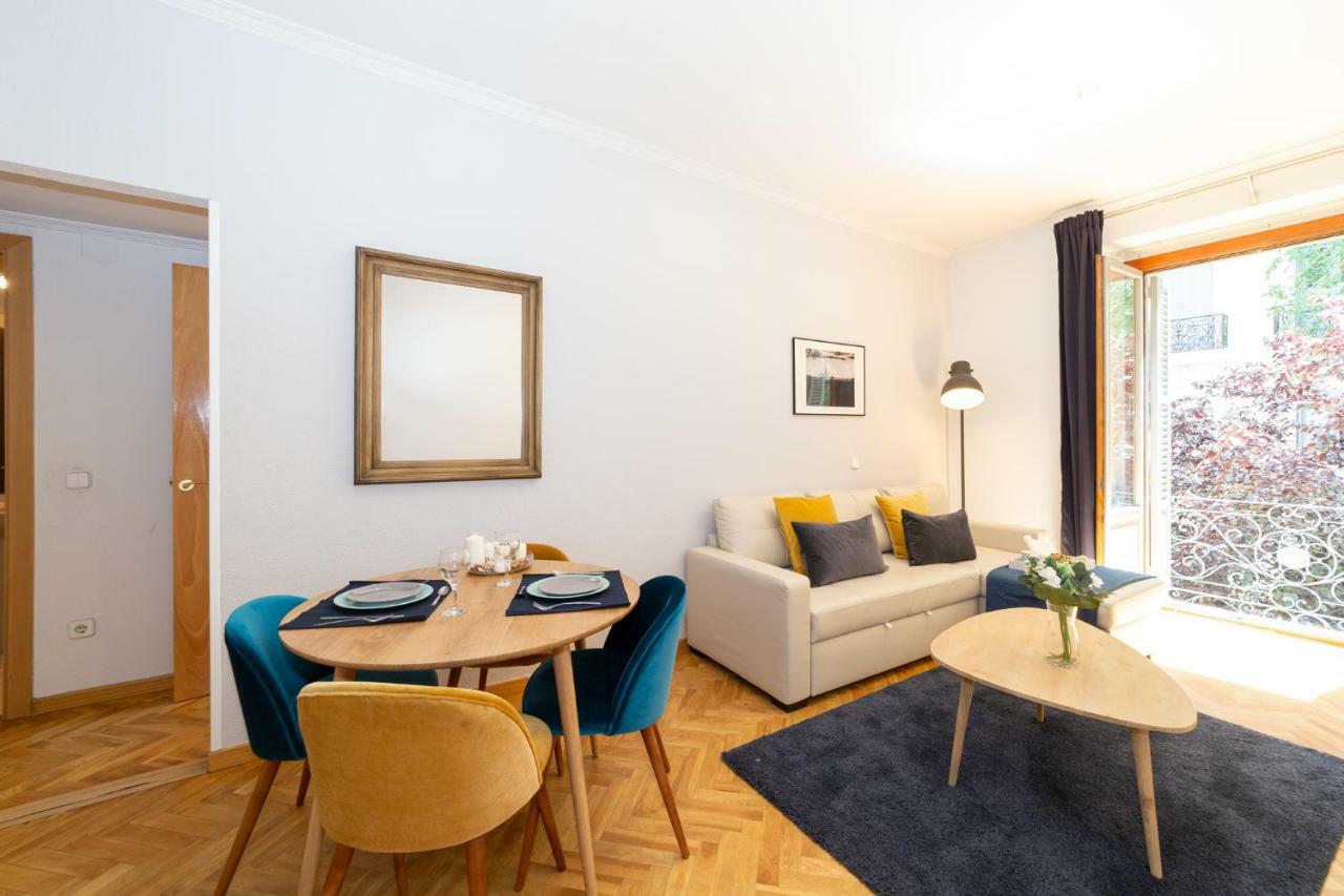 Apartamentos Plaza De Espana Madrid Esterno foto